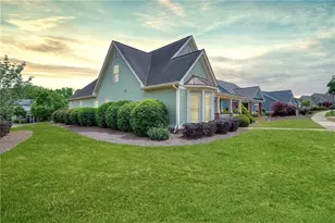 125 Hawthorn Way, Hoschton, GA 30548 - Photo 2
