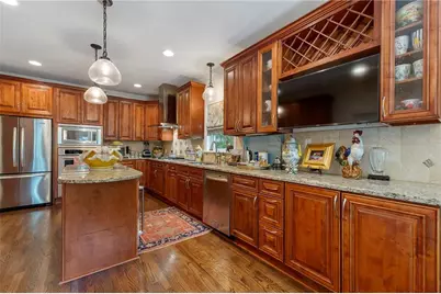 5644 River Oaks Place #7B, Atlanta, GA 30327 - Photo 8