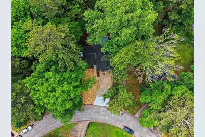 1027 Mainstreet Lake Drive, Stone Mountain, GA 30088 - Photo 32