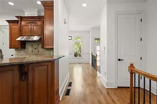 3045 Stone Gate Dr, Atlanta, GA 30324 - Photo 18