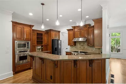 3045 Stone Gate Drive, Atlanta, GA 30324 - Photo 20