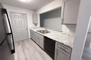 3102 Fairington Village Dr, Lithonia, GA 30038 - Photo 4