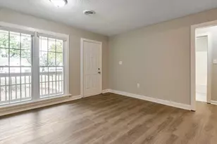 9138 Clubhouse Dr, Riverdale, GA 30274 - Photo 6