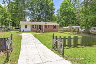 378 Crane Drive, Lawrenceville, GA 30046 - Photo 2