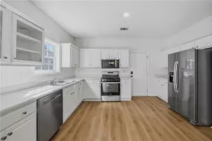 1094 Cliftwood Dr, Riverdale, GA 30296 - Photo 2