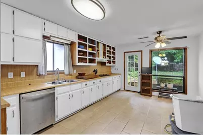 5025 Stoney Point Circle, Stone Mountain, GA 30088 - Photo 2