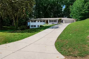2825 Overlook Dr NE, Atlanta, GA 30345 - Photo 10