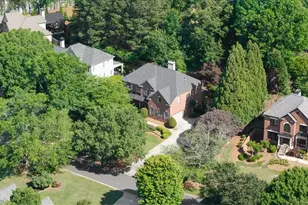525 Woodmoore Ct, Atlanta, GA 30342 - Photo 2