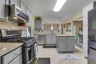 5870 Sunflower Ct, Ellenwood, GA 30294 - Photo 2