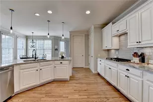 7051 Dove Point Ln, Hoschton, GA 30548 - Photo 14