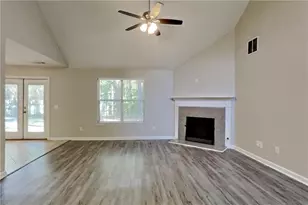8435 Sapphire Ln, Gainesville, GA 30506 - Photo 4