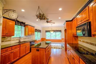 4459 N Gate Dr, Gainesville, GA 30506 - Photo 4