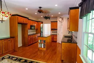 4459 N Gate Dr, Gainesville, GA 30506 - Photo 6