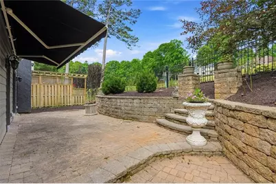 10210 Kinross Road, Roswell, GA 30076 - Photo 30
