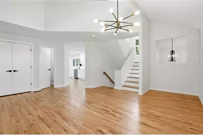 10210 Kinross Road, Roswell, GA 30076 - Photo 10