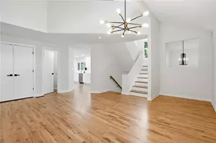 10210 Kinross Rd, Roswell, GA 30076 - Photo 10