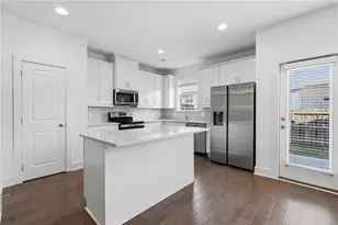 6405 Shalks Xing Dr, Lithonia, GA 30058 - Photo 2