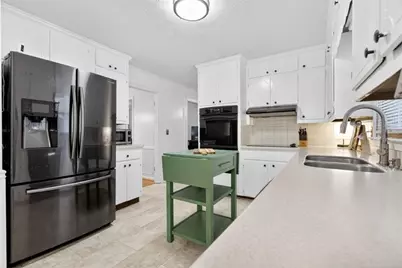 5623 Crestwood Drive, Stone Mountain, GA 30087 - Photo 16