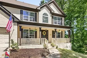 2013 Forsyth Park Ln, Hoschton, GA 30548 - Photo 2