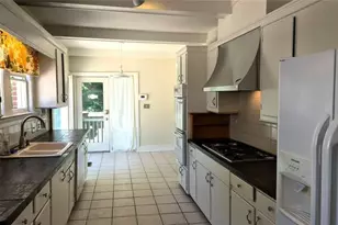 152 Mt Paran Rd NE, Atlanta, GA 30327 - Photo 8