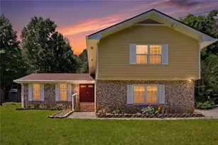 2201 Colonial Oak Way, Stone Mountain, GA 30087 - Photo 2