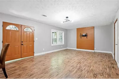 2201 Colonial Oak Way, Stone Mountain, GA 30087 - Photo 4