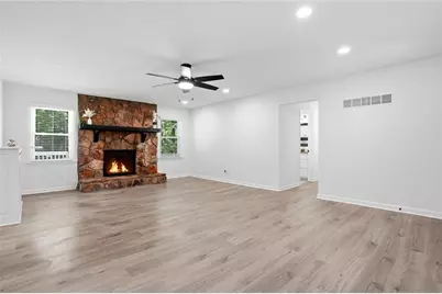 408 Riverlake Court, Woodstock, GA 30188 - Photo 4