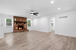 408 Riverlake Ct, Woodstock, GA 30188 - Photo 4