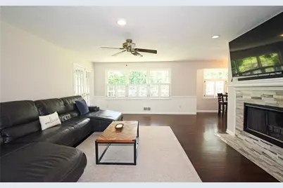 260 E Valley Drive, Marietta, GA 30068 - Photo 8