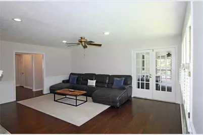 260 E Valley Drive, Marietta, GA 30068 - Photo 10