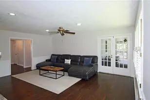 260 E Valley Dr, Marietta, GA 30068 - Photo 10