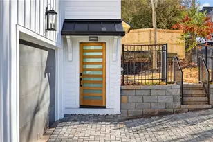 1348 Finley St, Atlanta, GA 30307 - Photo 2