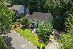 898 Byrnwyck Rd NE, Atlanta, GA 30319 - Photo 4