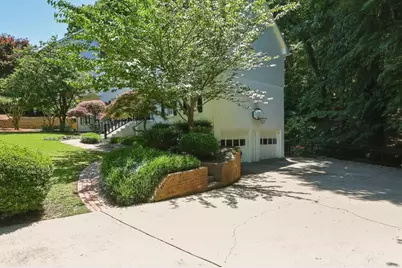 898 Byrnwyck Road NE, Atlanta, GA 30319 - Photo 50
