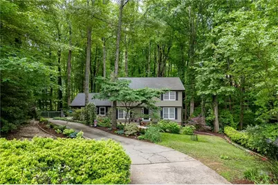 3672 Stonelake Court SW, Lilburn, GA 30047 - Photo 6