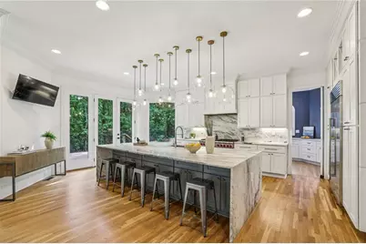 425 Laurel Chase Court, Sandy Springs, GA 30327 - Photo 8
