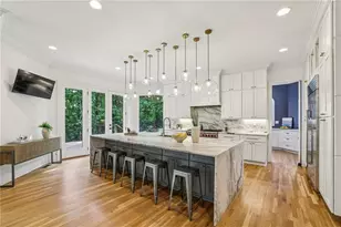 425 Laurel Chase Ct, Sandy Springs, GA 30327 - Photo 8