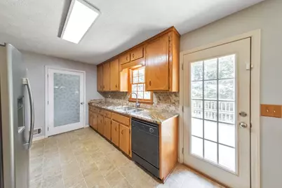 623 Peachtree Drive SE, White, GA 30184 - Photo 10