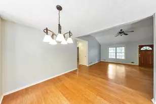 623 Peachtree Dr SE, White, GA 30184 - Photo 8