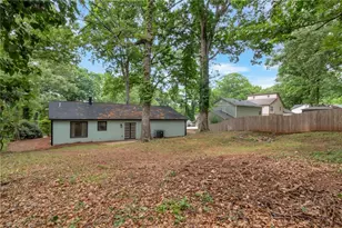 1071 Forest E Dr, Stone Mountain, GA 30088 - Photo 26