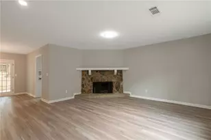 1071 Forest E Dr, Stone Mountain, GA 30088 - Photo 4