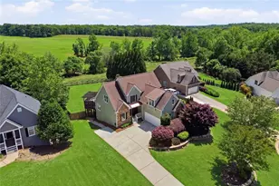 7165 Creek Ridge Dr, Gainesville, GA 30506 - Photo 2