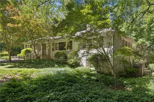 4590 Dudley Ln, Atlanta, GA 30327 - Photo 6