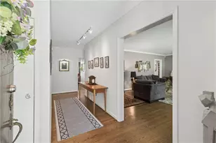 4590 Dudley Ln, Atlanta, GA 30327 - Photo 8