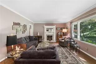 4590 Dudley Ln, Atlanta, GA 30327 - Photo 10