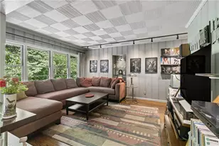 4590 Dudley Ln, Atlanta, GA 30327 - Photo 16