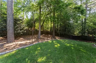 1677 Rochelle Dr, Dunwoody, GA 30338 - Photo 32