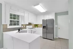 379 Creek Crossing Ct, Grayson, GA 30017 - Photo 16