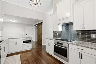 8915 Bayview Ct, Gainesville, GA 30506 - Photo 12