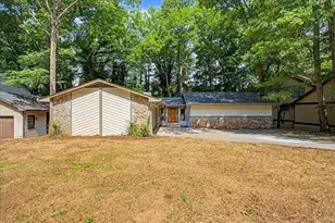 1583 Fieldgreen Overlook, Stone Mountain, GA 30088 - Photo 2